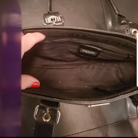 Handbags - Picture 2 of 6